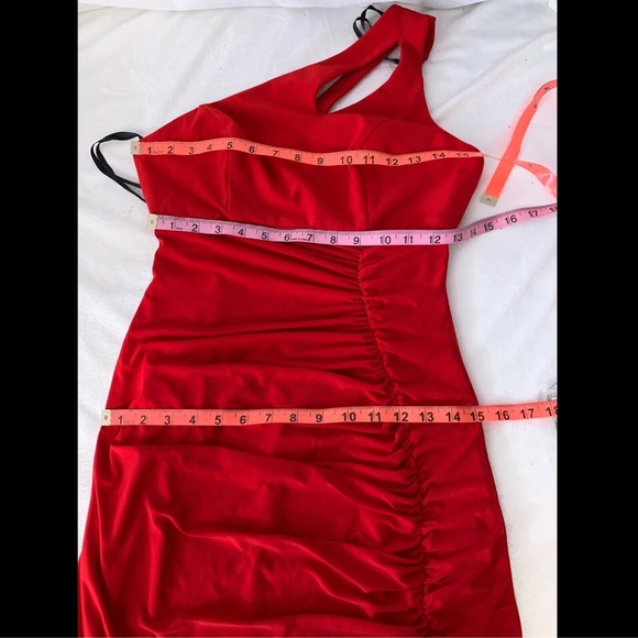 NEW $188 XSCAPE Keyhole One-Shoulder Evening Gown - Picture 8 of 8